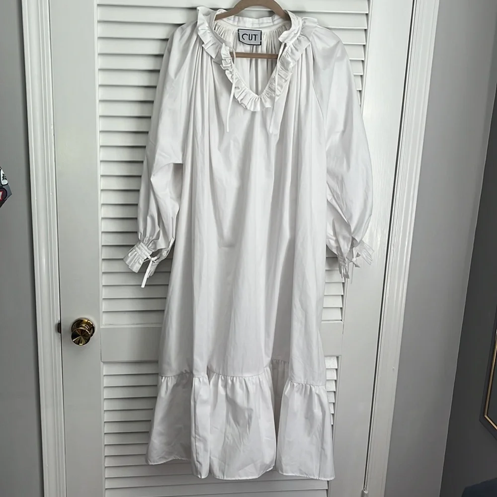 $300 Studio CUT White Puff Sleeve Maxi Oversized Dress  - ONE SIZE - Picture 3 of 9
